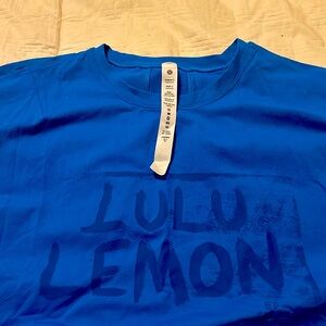 Lululemon crop cute tee